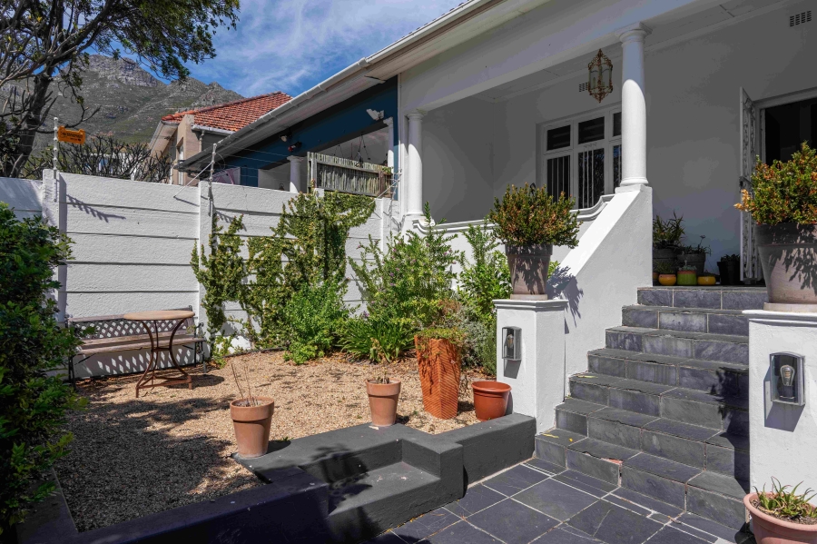3 Bedroom Property for Sale in Vredehoek Western Cape
